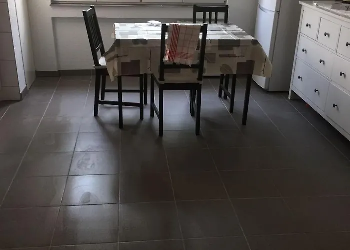 3 Zi Gartenwohnung Lägenhet *